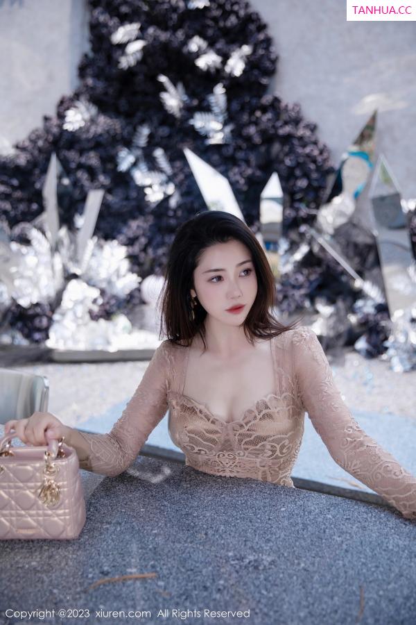   [XiuRen]高清写真图 2023.08.11 No.7216 严利娅Yuliya 丰腴美臀第18张图片